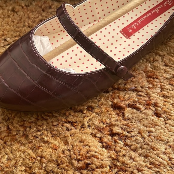 Sold B.A.I.T. New Grape/Wine colored flats. Size 7 - Picture 1 of 4